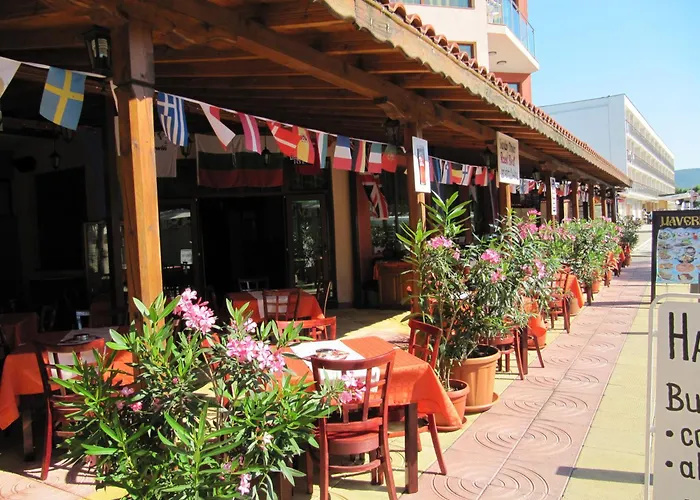 Отель Maverick Солнечный берег