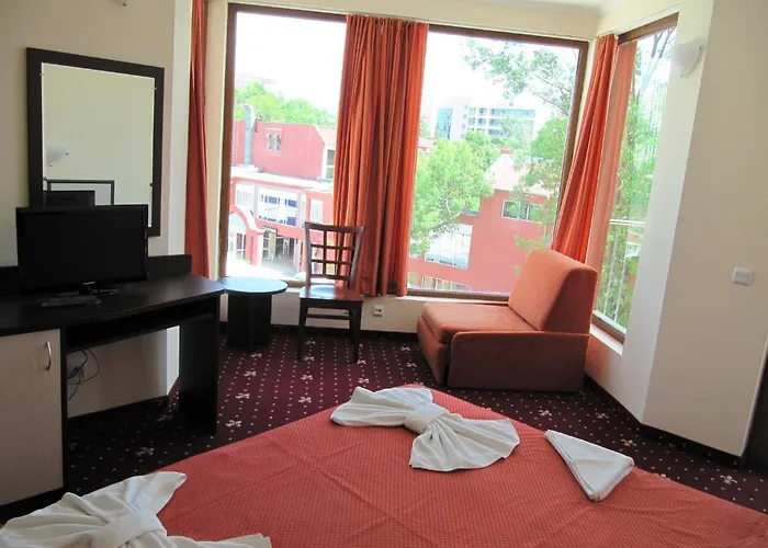 Maverick Солнечный берег