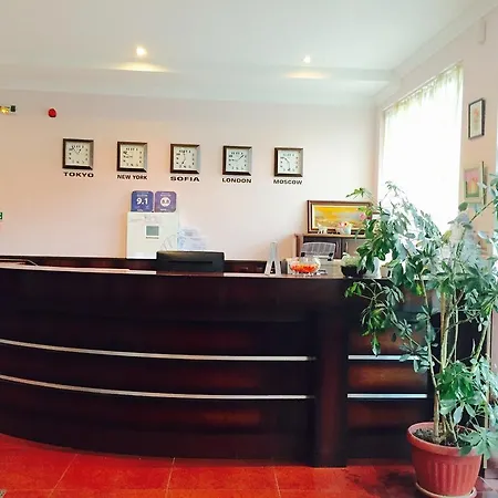 Maverick Солнечный берег